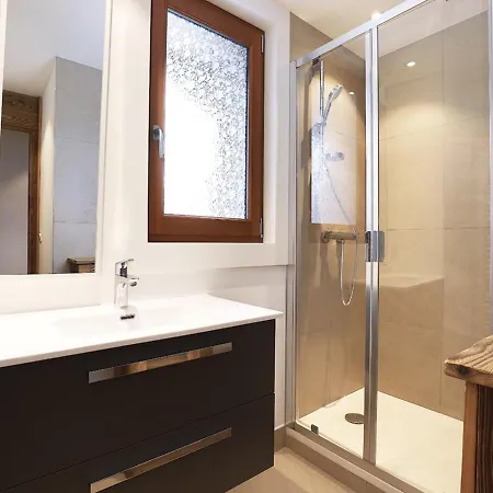 Apartment Renove 88m2 Au Centre De 1850 - 8 Pers, Parking, Balcon, Wifi - Fr-1-631-146 *